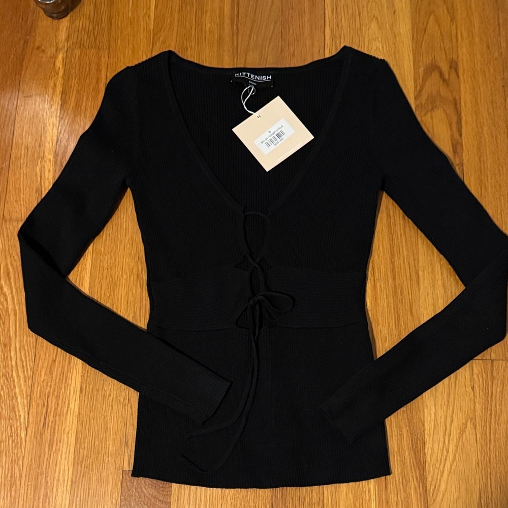 Kittenish Black Long Sleeve V-Neck Sweater
